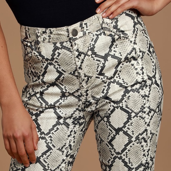 Lulus Python White Coated Denim High Rise Skinny Jeans, Size L, NWT 💖 - Picture 2 of 6